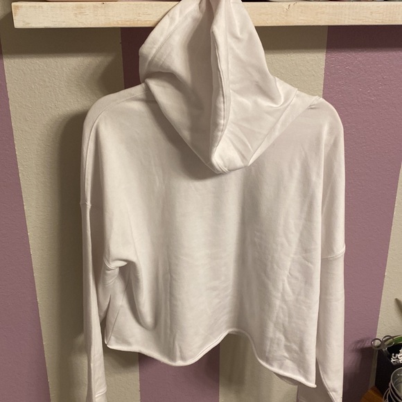 🌾Calvin Klein Crop Sweatshirt🍃 - Picture 4 of 7